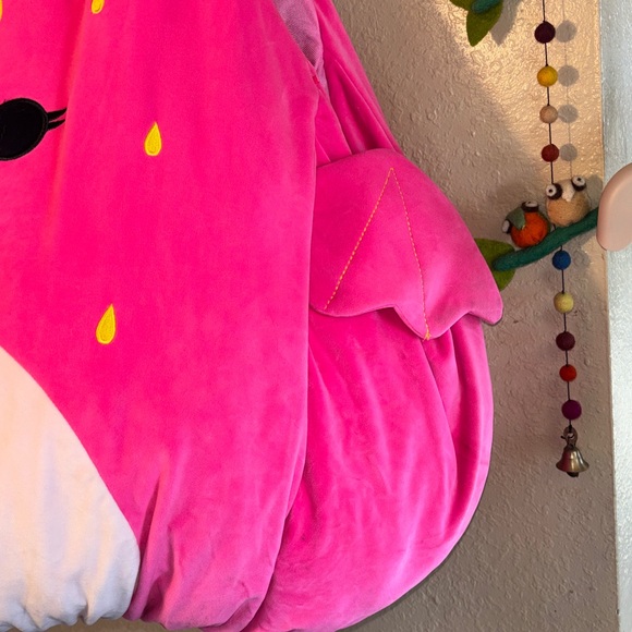 EUC SQUISHMALLOWS pink, plush  Gwendolyn the Neon Strawberry Bat - Picture 5 of 11
